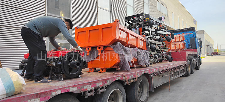 载重3吨矿用柴油三轮车发货某港口出口东南亚