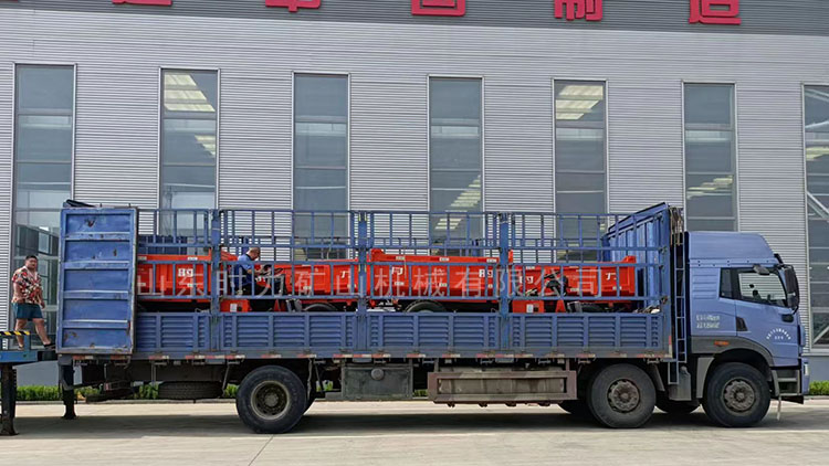 四台载重3.5吨矿用电动自卸车助力矿山运输