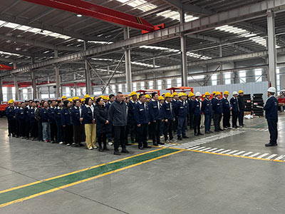 公司举行开工仪式暨“开工**课”